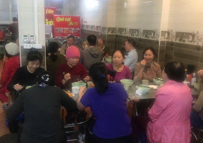 CHÍNH CHỦ CẦN SANG NHƯỢNG QUÁN PHỞ LÂU NĂM Địa chỉ: D106 phố Bùi Thiện Ngộ, phường Giang Biên KĐT Việt Hưng