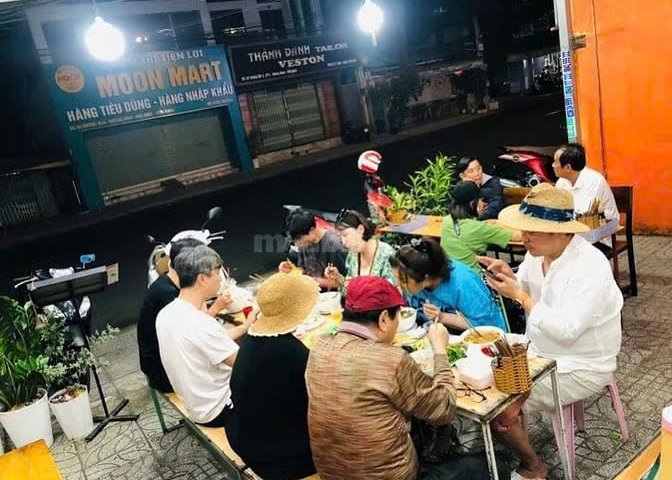 Sang nhượng thương hiệu hủ tiếu mực tư hường