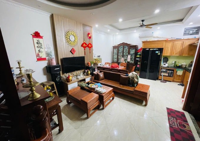 Bán nhà phố Tây Sơn_Nhà Dân Xây_Full Nội Thất_42mx4T_Giá: 7.3 Tỷ_Lh: 0396935190.