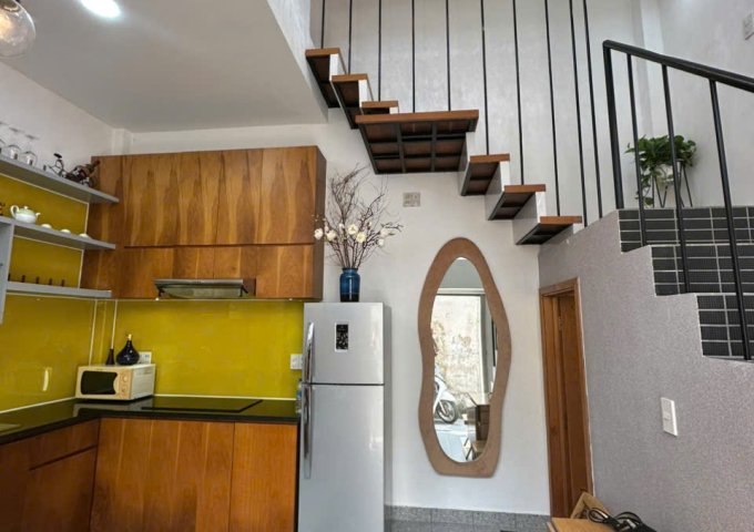 Chính chủ cần bán nhà nguyên căn 4 tầng hẻm 1 sẹt tại Cầm Bá Thước, F7, Phú Nhuận