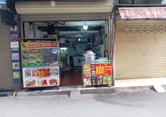 Cần SANG Quán bánh mỳ Doner Kebad Xôi Nước Ép ở tầng 1