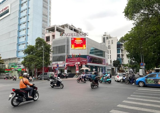 Agribank 112 Trần Quốc Thảo, Phường 7, Quận 3 góc 2 MT Lý Chính Thắng