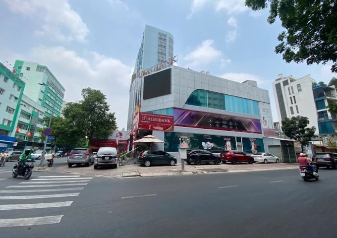 Agribank 112 Trần Quốc Thảo, Phường 7, Quận 3 góc 2 MT Lý Chính Thắng