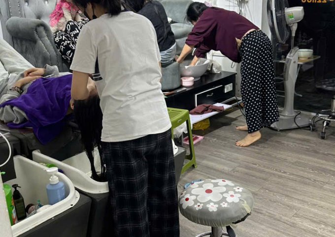 CHÍNH CHỦ CẦN SANG TIỆM GỘI ĐẦU NAIL Địa chỉ: 101 B5 tập thể nghĩa tân Cầu giấy Hà Nội