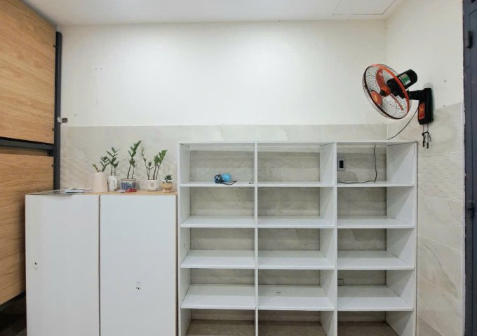 KÍ TÚC XÁ ĐỐI DIỆN CỔNG CHÍNH VĂN LANG, TP HCM (cho thuê)