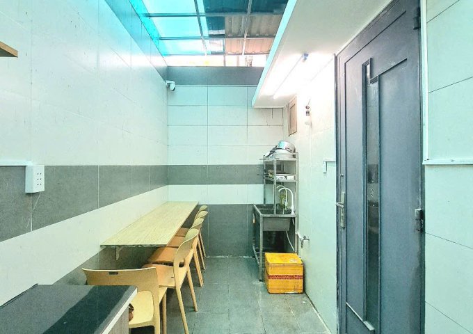 KÍ TÚC XÁ ĐỐI DIỆN CỔNG CHÍNH VĂN LANG, TP HCM (cho thuê)