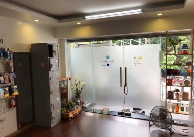 Nhượng mặt bằng tầng 2 phố Điện Biên Phủ Hoàn Kiếm HN, nhà e đã ở đây 8 năm