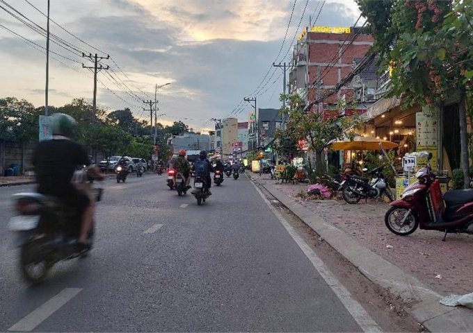 Bán nhà mặt phố Lê Văn Chí, Linh Trung, Thủ Đức - 210m2, 32 tỷ