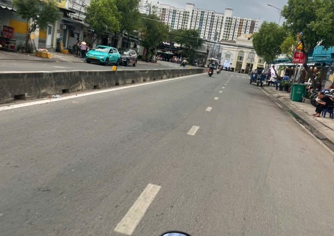 BÁN NHÀ MẶT TIỀN PHAN VĂN HỚN 15X47M GIÁ 49 TỶ