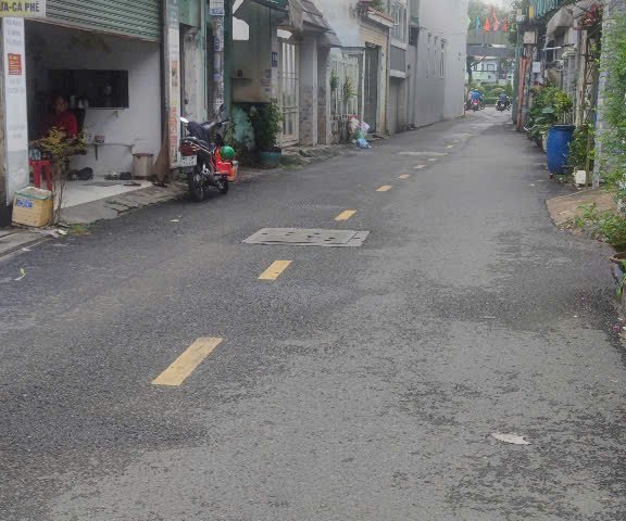 Bán Nhà (10.5 x 28)  giá 15 tỷ mặt tiền đường Đông Hưng Thuận 05