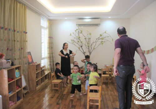 Chính chủ cho thuê nhà riêng 100m2x 3 tầng để ở, làm Công ty, Văn phòng, trường Mầm non, kho tại Ngũ Hiệp Thanh Trì Hà Nội (Ms Giang ĐT: 0903410877)