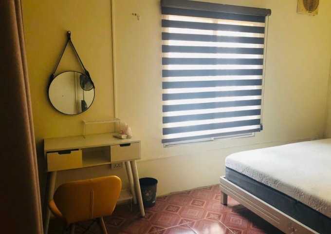 Chính chủ cho thuê nhà 3 tầng nguyên căn ở Phùng Chí Kiên, Cầu Giấy. Ngõ cạnh chung cư Tràng An Complex