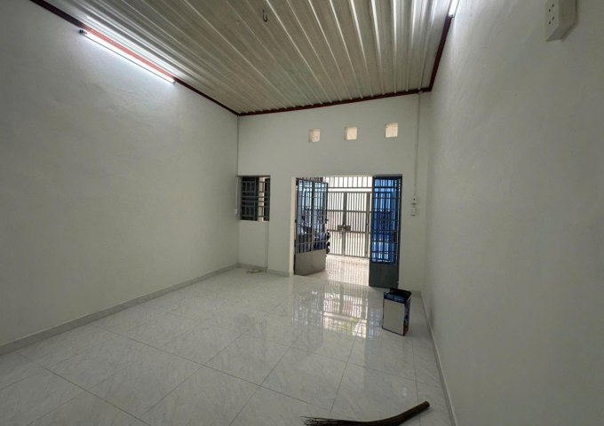 Nhà hxh đường 385 tăng nhơn phú A, DT 74m vị trí đẹp