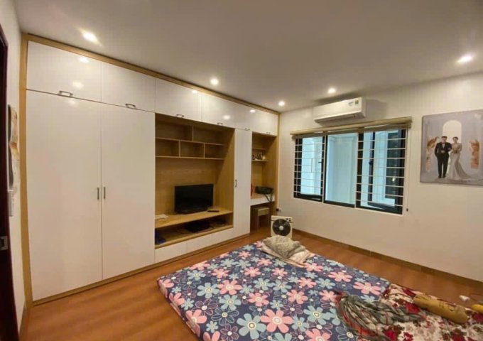 Bán gấp nhà chính chủ - Trung tâm phường Sài Đồng, Long Biên