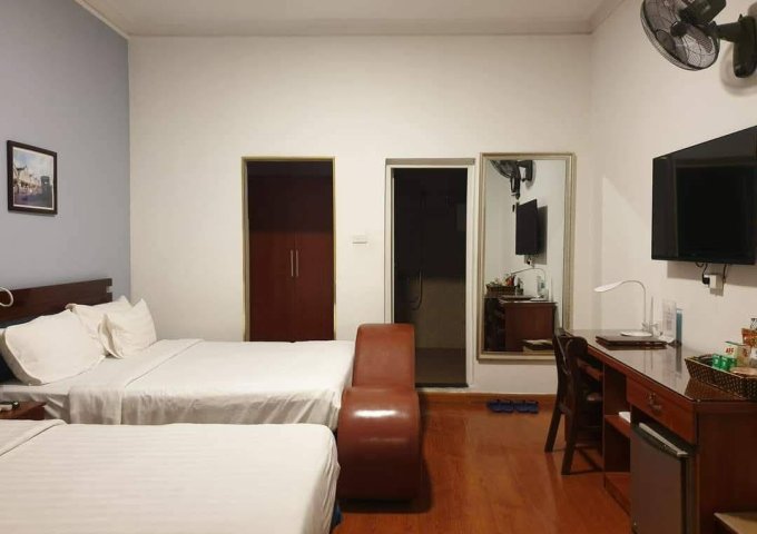 Bán khách sạn mặt phố Gia Ngư, 105m2, 9 tầng thang máy, mặt tiền 4.5m, nhỉnh 105 tỷ, kinh doanh đỉnh