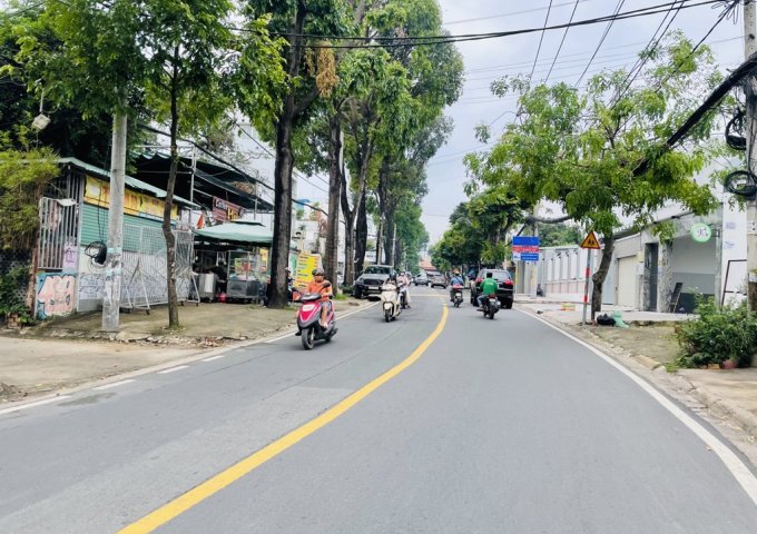 Bán nhà mặt phố Linh Trung, Thủ Đức, 965m², 65 tỷ, sổ đỏ
 hoặc
Nhà mặt phố Linh Trung, Thủ Đức, 965m², 65 tỷ, Sổ đỏ