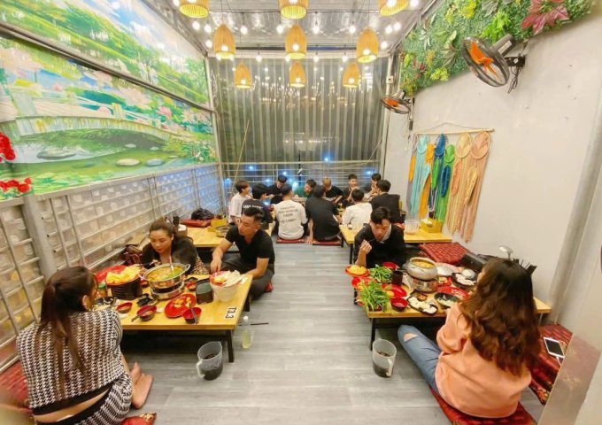 SANG NHƯỢNG CỬA HÀNG TẠI PHỐ ẨM THỰC NGUYỄN VĂN TUYẾT