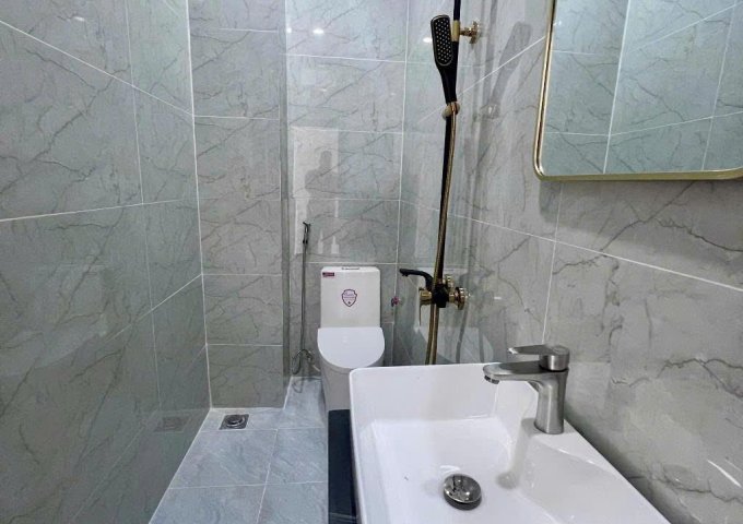 Siêu phẩm NHÀ 3 LẦU Sang - Xịn - Mịn thiết kế hiện đại, cách đường Lò Lu chỉ 50m