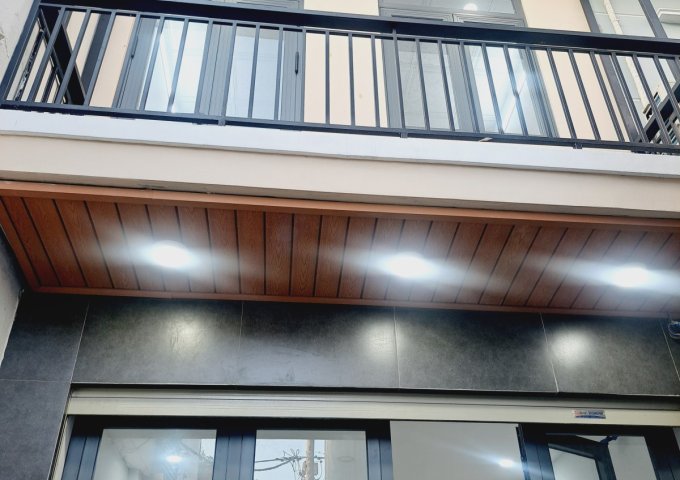 Chuyển công tác, bán nhà đẹp, ở ngay, 2 tầng cách mặt tiền 10m Kênh nước đen chỉ 3.x tỷ.TL   