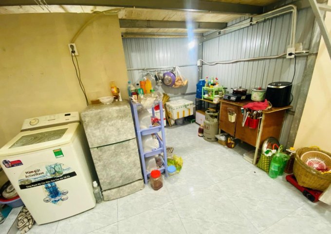 CẦN SANG NHƯỢNG SHOP HOA Địa chỉ: 121 đường Trần Hưng Đạo, Dĩ An