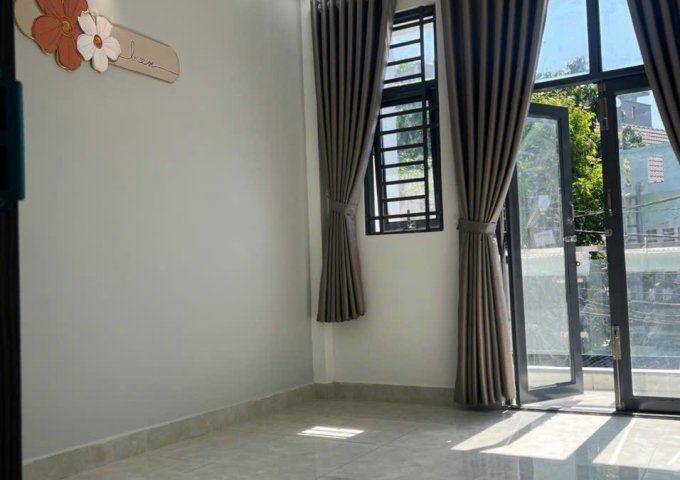 Bán nhà 6 tầng có thang máy (4.5x16) Mặt Tiền Thới An 10, Q12 Giá Rẻ 7.99 tỷ