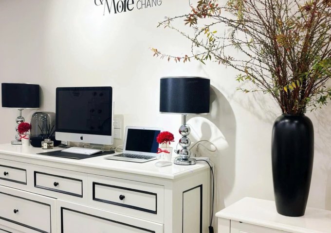 SANG NHƯỢNG CỬA HÀNG BROWBAR – FULL NỘI THẤT, CHỈ VIỆC VÀO LÀM