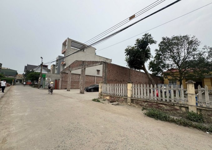 CẦN BÁN 2 LÔ ĐẤT MẶT TIỀN  ĐẸP