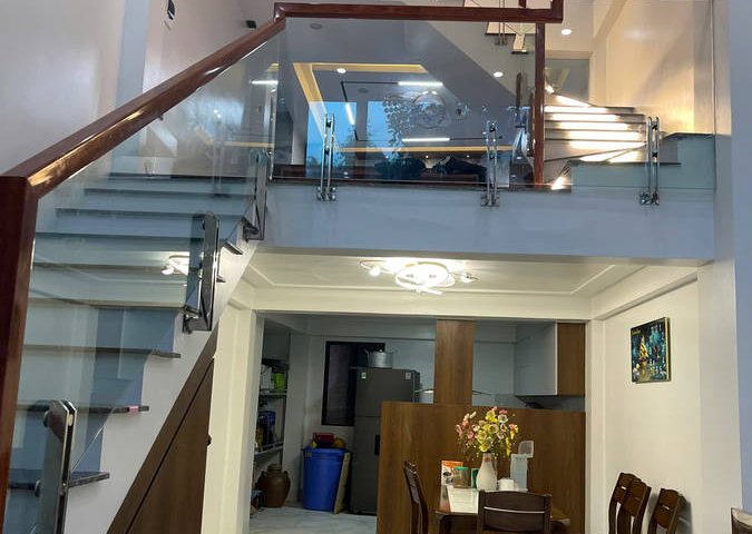 NHÀ ĐẸP  2 THOÁNG GẦN OTO - GẦN TRUNG TÂM Nguyễn Văn Cừ - Long Biên 45m2, 5 tầng, MT 3.5m, 8 tỷ.