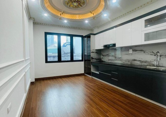 Bán nhà mặt ngõ Chùa Láng, Đống Đa, thiết kế 6 tầng thang máy, ô tô vào nhà. Giá 15.7 tỷ