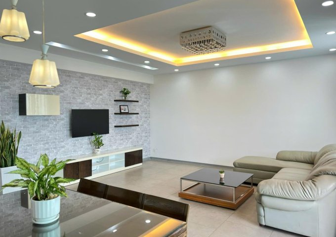Cần cho thuê căn hộ The view riviera point, Q7, HCM, DT 148m2, 3 PN nhà bao đẹp, giá chỉ 35 triệu 