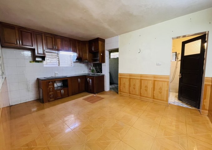 BÁN NHÀ PHÂN LÔ HOÀNG QUỐC VIỆT – 65M² – 5 TẦNG – MẶT TIỀN 5.5M – Ô TÔ VÀO NHÀ – GIÁ CHỈ 16.8 TỶ – KHU VIP HIẾM NHÀ BÁN!