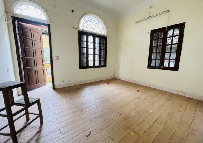 BÁN NHÀ PHÂN LÔ HOÀNG QUỐC VIỆT – 65M² – 5 TẦNG – MẶT TIỀN 5.5M – Ô TÔ VÀO NHÀ – GIÁ CHỈ 16.8 TỶ – KHU VIP HIẾM NHÀ BÁN!