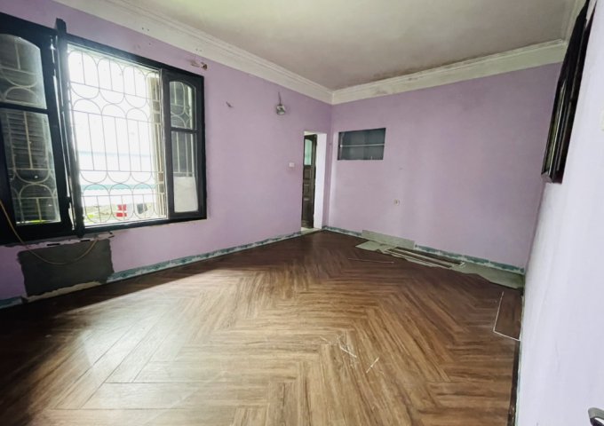 BÁN NHÀ PHÂN LÔ HOÀNG QUỐC VIỆT – 65M² – 5 TẦNG – MẶT TIỀN 5.5M – Ô TÔ VÀO NHÀ – GIÁ CHỈ 16.8 TỶ – KHU VIP HIẾM NHÀ BÁN!