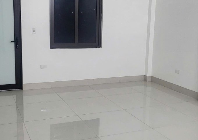 CHO THUÊ NHÀ 3 TẦNG MẶT ĐƯỜNG LỚN – TRUNG TÂM TRẠNG, SÓC SƠN