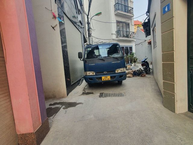 BÁN NHÀ ĐẸP Phố Ngọc Trì- Long Biên 45 m2,X  6 tầng, mặt tiền 3.7m, 8.8 tỷ.