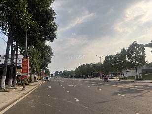 Chính chủ cho thuê nhà 1 trệt 2 lầu sát bên Trung tâm Hội nghị triển lãm thành phố Bến Cát.