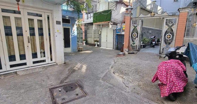 SÁT MẶT TIỀN ĐOÀN VĂN BƠ Q4 

DIỆN TÍCH SD 120 M2 4 TẤM CÓ 4 TỶ