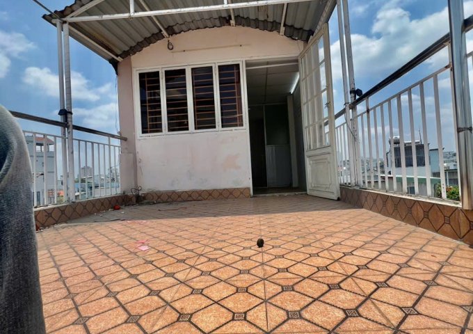 SÁT MẶT TIỀN ĐOÀN VĂN BƠ Q4 

DIỆN TÍCH SD 120 M2 4 TẤM CÓ 4 TỶ