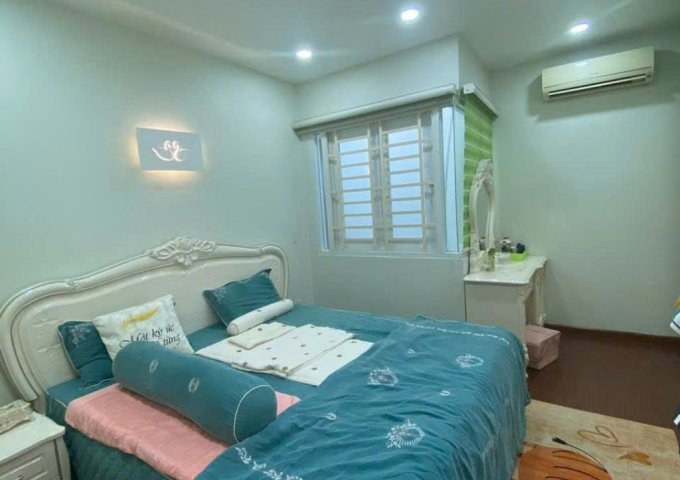 NHÀ RỘNG RẺ MTKD TỐT,PHẠM THẾ HIỂN PHƯỜNG V , QUẬN 8, TPHCM. 60 m2. 6,5 ty.