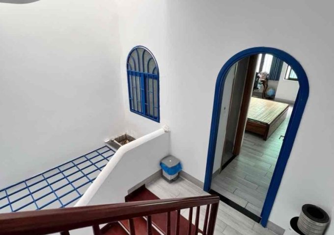 ♣ Nhà gần MT Thi Sách gần Sân Bay, Ô tô Đậu vài bước, 60m2, 3 tầng mới xây 2 năm, cực chắc, an toàn, 4.5 tỷ