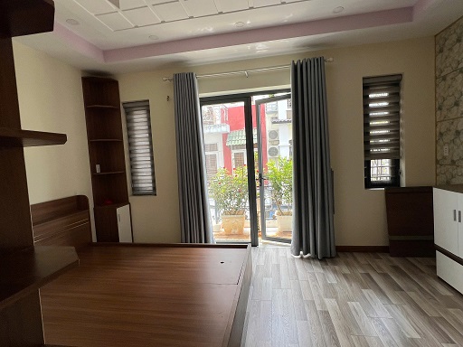 Chính Chủ Cần Cho Thuê Nhà Nguyên Căn Ngay Khu Sầm Uất Đường Huỳnh Tấn Phát, Quận 7