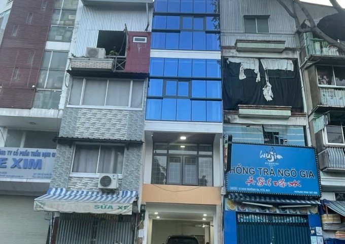 Cho thuê nhà mới xây mặt phố 1030 Trường Sa, Phường 12, Quận 3, TP HCM