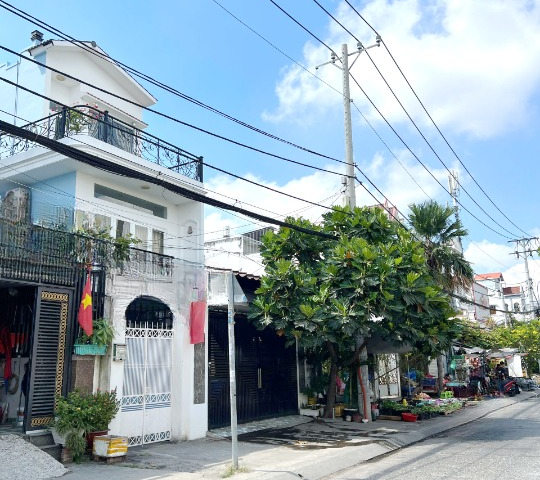 Nhà mới 4 tầng mặt tiền Mễ Cốc P15Q8. 6.7 tỷ