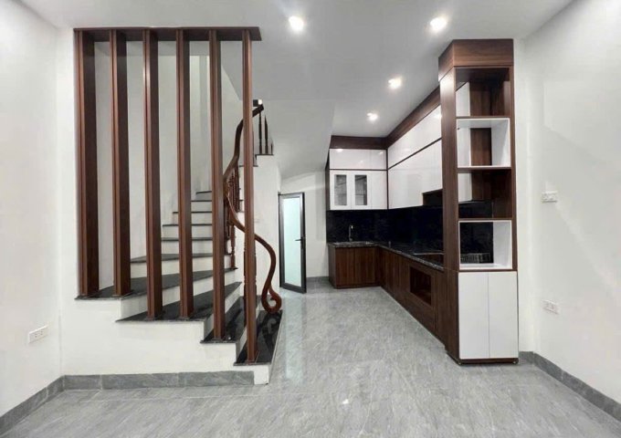 Bán nhà Ngọc Thụy, 30m2, 5 tầng, Mt 4.08m, dân trí cao, hàng xóm thân thiện, giá 6.15 tỷ