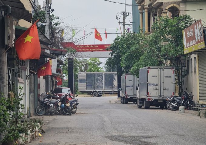 78m2, mt 5m. 6 tỷ x. Đất Đông Dư, Gia Lâm, 7 chỗ thông, vào nhà.