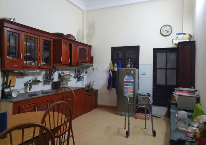 Chính chủ cho thuê nhà nguyên căn 3 tầng.