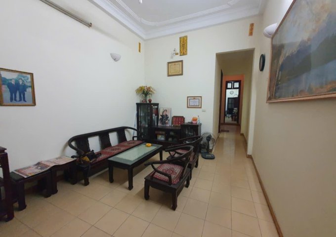 Chính chủ cho thuê nhà nguyên căn 3 tầng.