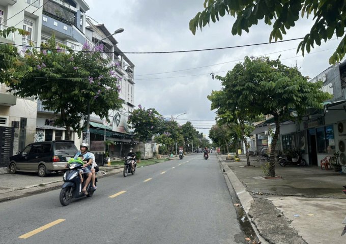 Bán nhà 4 tầng mặt tiền 4x24m giá 11,5  tỷ Đường Song Hành