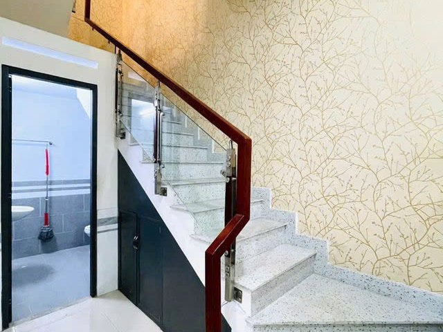 GIÁ MỀM NHẤT GÒ VẤP: 5.4 TỶ   - Thống Nhất P.16-DT: 5.5m❌10, ko bị lộ giới, xây dựng full, DTSD 148m2. Đúc 1 trệt+ 2 lầu. Gồm 4!P.Ngủ Master, đầy đủ công năng. -có PN dưới trệt cho người già - TEL: 077 888 5818 CHUYÊN BDS SÀI GÒN