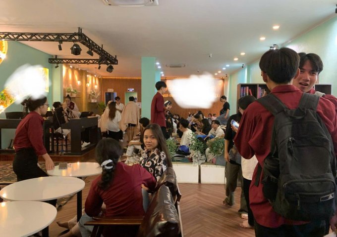 Cần sang quán Caffe 3 Tầng Hoàng Diệu 2 - Thủ Đức